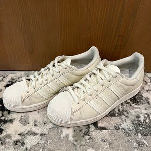 Cream Adidas Superstars